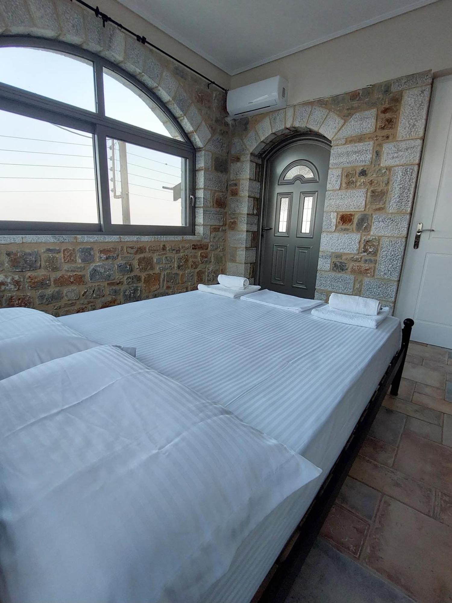 Golden Sunrise Apartment Gythio Ngoại thất bức ảnh